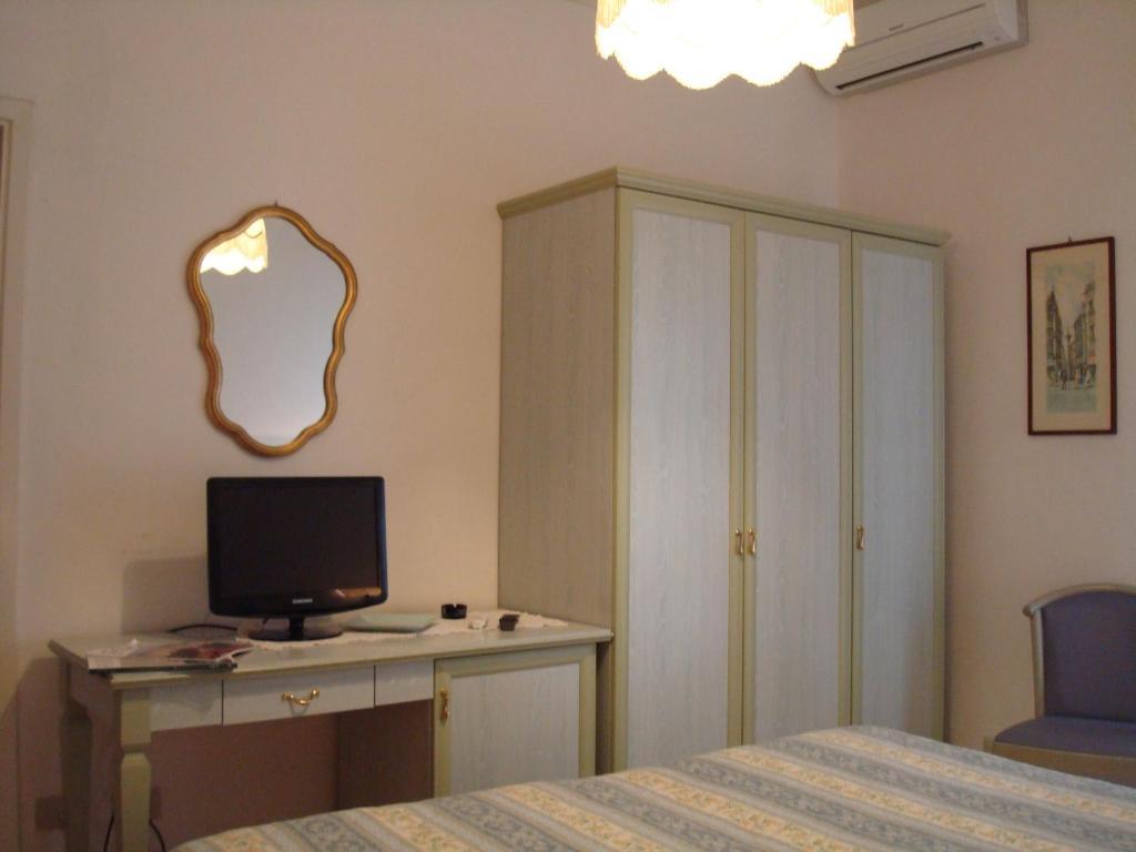 Hotel Villa Rona Forte dei Marmi Phòng bức ảnh